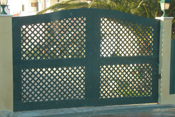 Serralharia Farrau - Portões de Muro