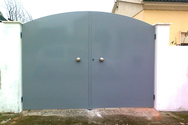 Serralharia Farrau - Portões de Muro