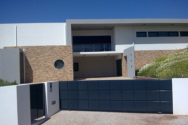 Serralharia Farrau - Portões de Muro